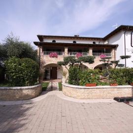 Casa Nicole: Manerba del Garda'da bir otel