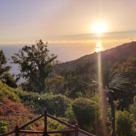 SUNSET REFUGE, hotel in Fajã da Ovelha