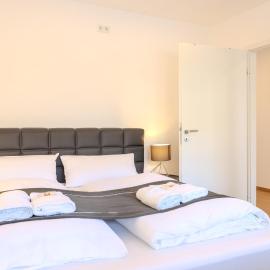 Premium Zuhause - Seeblick, Balkon, Pool & Seepromonade, hotel en Langscheid