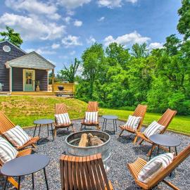 The Little Farmhouse Hot Tub & Wine Country, hotel in Afton