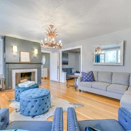 Slope Views: Luxe Windham Retreat w/ Hot Tub!, Hotel in Windham