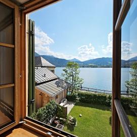 Viesnīca Villa Tegernsee - Exclusive Lakefront Villa with private Zirben Sauna, 4 Rooms for Family & Friends Tegernzē
