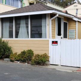 Walk to Beach & Main St: Catalina Island Cottage!