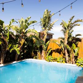 Resort Style home close to the Beach with Pool, Sauna and Pizza Oven