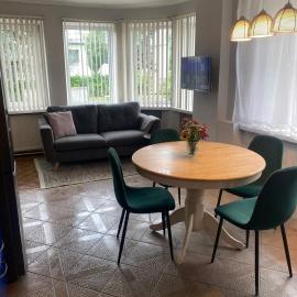 2 bedroom apartment close to Kaunas airport in Karmelava, hotell sihtkohas Karmėlava