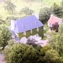 Le Pont de Benneville, hotel in Cahagnes