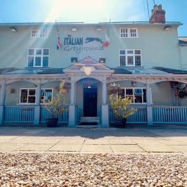 THE ITALIAN GREYHOUND، فندق في Great Glen