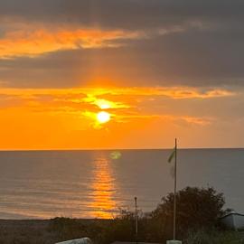 Beautiful 2 bedroom beach getaway, hotel in Pevensey