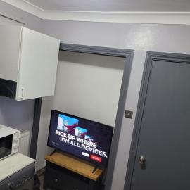 Sleek 2 bedroom flat-sleeps up to 5 guest, hotel in Hornchurch