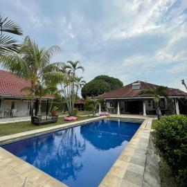 Le Kekeri Villas Collection, Hotel in Mataram
