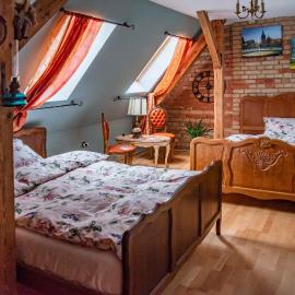 Dawny Dom, hotel a Płoty