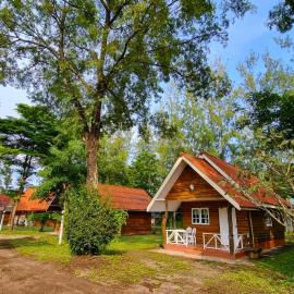 The Golden View Resort สวนผึ้ง, Hotel in Suan Phung