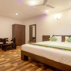 Treebo Elite Plaza, 700 Mtrs From Madikeri Fort, viešbutis mieste Madikeris
