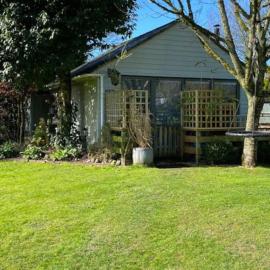 ‘The Den’ Self contained one bedroom annexe., hotel in Stockbridge