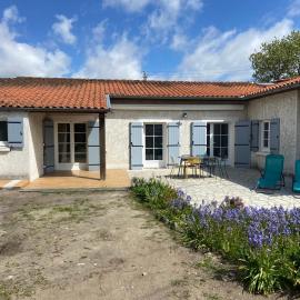 Maison 4 personnes avec Jardin, à 200 m de la Plage, Hotel in Fouras