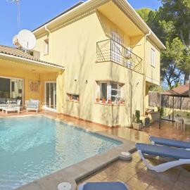 Villa Prestige, hotel din Can Picafort