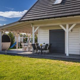 Holiday House Cornello by Noclegi Renters, hotell i Zastań