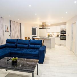 "Easy 2 Manage Royal Penthouse Luxurious Retreat in Slough"、スラウのホテル