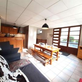 Appartement Souplex T4 à Vignec - 7 pers, 80m², Terrasse, Équipé, Proche Activités - FR-1-457-329, hotel em Vignec