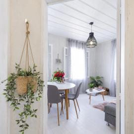 Theros Cottage - garden & sea breeze