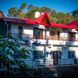 Bloom HomeStay, ξενοδοχείο σε Almora