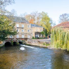 The Old Mill Cottage、フェイクナムのホテル