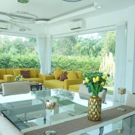 CoaSea Pool Villa - 3 Bedrooms 3.5 Bathrooms, ξενοδοχείο σε Chumphon