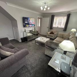 Spacious House To Accommodate 6, Hotel in Willaston