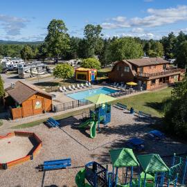Jellystone Park TM Petoskey, hotel en Petoskey
