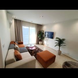 Luxury apartment in Madinaty, new Cairo, beside Carrefour& 2 malls - Families only, hotel in Madinaty