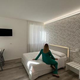 Rosso Conero - Soggiorni Le Grotte, hotel in Camerano