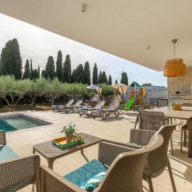 Villa San Zusto, 1600 m2 plot area, heated pool with hydromassage zone, hotel di Galižana