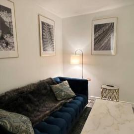 Classy single family house, walk to St Boniface