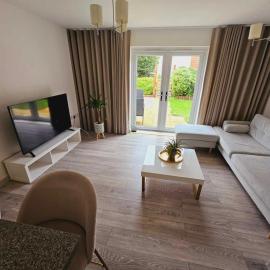 Entire 2 Bedroom House Modern Stylish Luxury