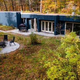 earthship forest exile, hotel in Temple