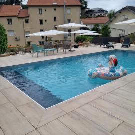 Logis hôtel restaurant les Carillons, хотел в Cransac