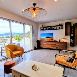 Appartement neuf, avec vue montagnes., hôtel à Die