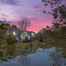 The Lake House - Private Hot Tub, hotel in Arundel