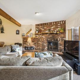 Glazebrook J5 3 Bedroom Townhome with Sauna & Fireplace