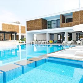 The Oak Hotel, khách sạn ở Keramotí