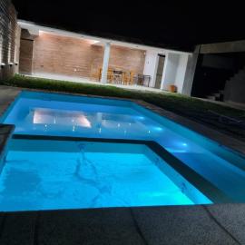 Casa amplia en ubicación tranquila de la ciudad, ξενοδοχείο σε San Salvador de Jujuy