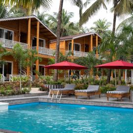 Aralea Beach Resort By Stone Wood Premier, hotel en Morjim