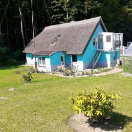 NEU! FeWo unter Reet am Wald auf Rügen, hotell sihtkohas Lohme