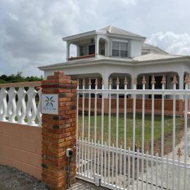 Unwind at Idyllic Escape!, Hotel in Dickenson Bay