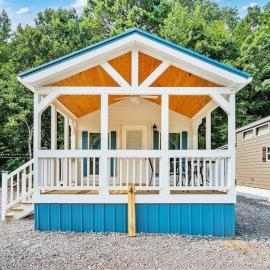 4 Heron Haus, Luxury Tiny House, Pet Friendly, Mins to Downtown Guntersville