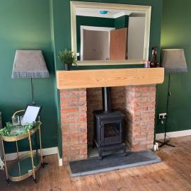 Tenby 2 bed flat with parking, plus pet