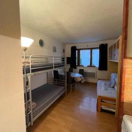Charmant studio à Font-Romeu avec place de parking, hotel in Font-Romeu-Odeillo-Via