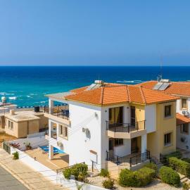 Villa Serena: Pomos şehrinde bir otel