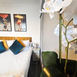 4 bedroom Hse close to Riverside, hotel em Gravesend