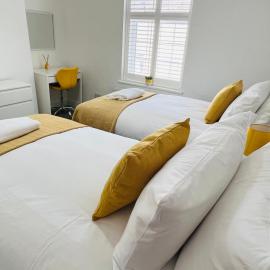 Beautiful, Luxurious 3 Bed house, Perfect for Contractors , Family & Friends, hotel in Dartford